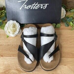 Trotters Ricki Black Leather Thong Sandal 9.5M